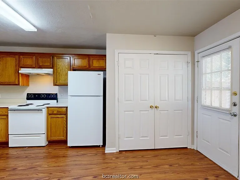 1513 Hollowhill Dr #B — Photo 9