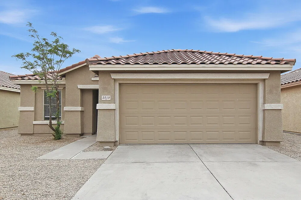 3 bed, 2.0 bath, 1327 sqft, $1,920 — Photo 1