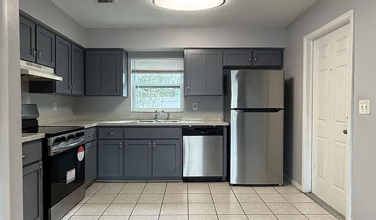 11705 North Dr #B — Photo 4