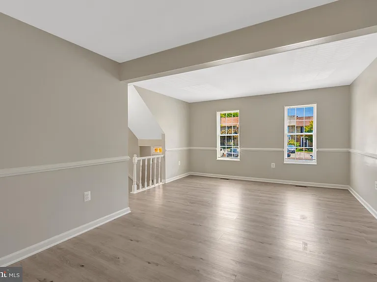7065 Leewood Forest Dr — Photo 9