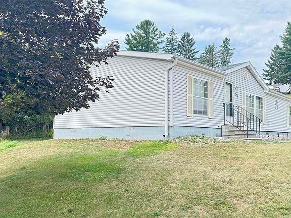 3rd image of 1217 Bluff St