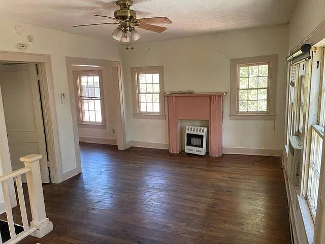 1 bed, 1.0 bath, 780 sqft, $1,100 — Photo 2