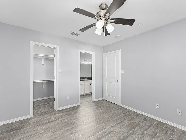 Amarville Apartments and Townhomes — Photo 42