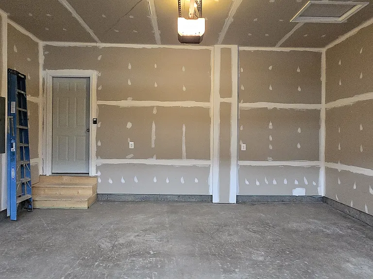 107 Alabaster Ln — Photo 26