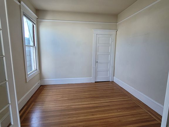 3rd image of 1126 Stanyan St APT 4