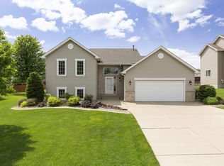 3395 Hartford Rd, Woodbury, MN 55125