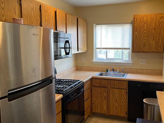 2nd image of 1545 Stoney Ln #A