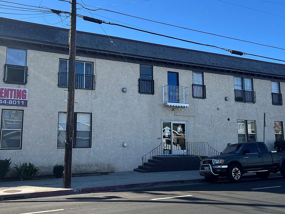 305 W 14th St