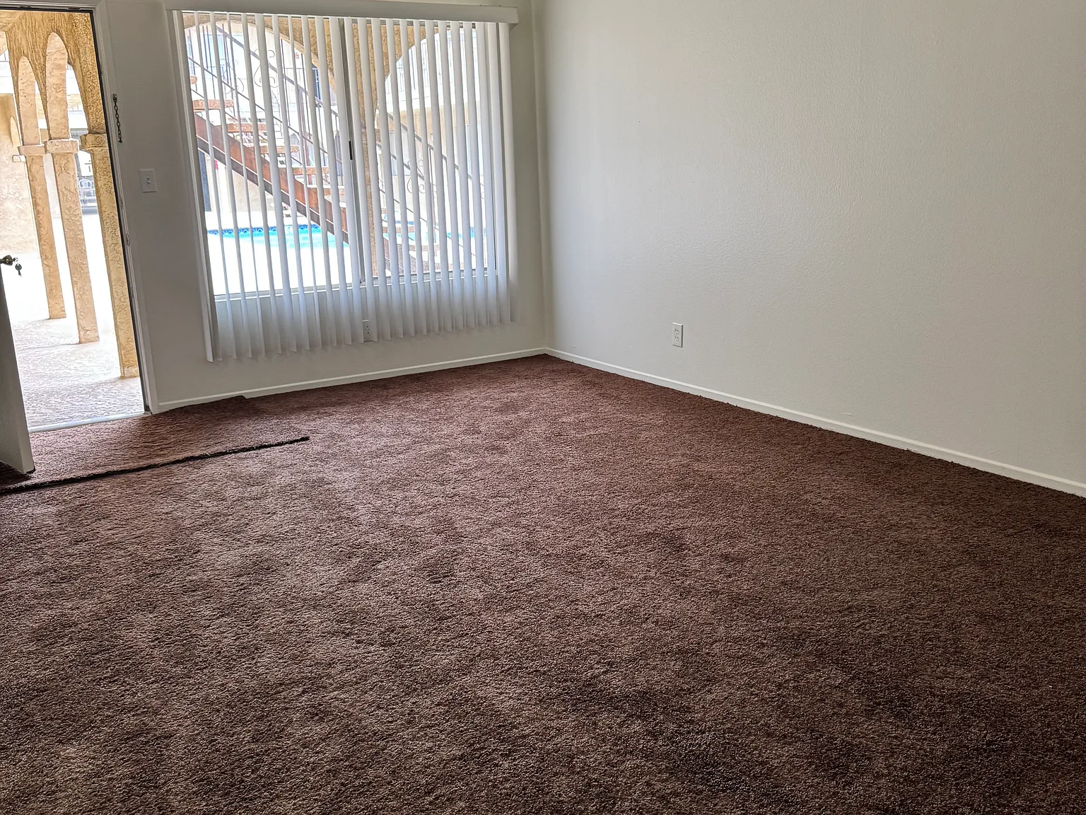 Corsica Apartments — Photo 4