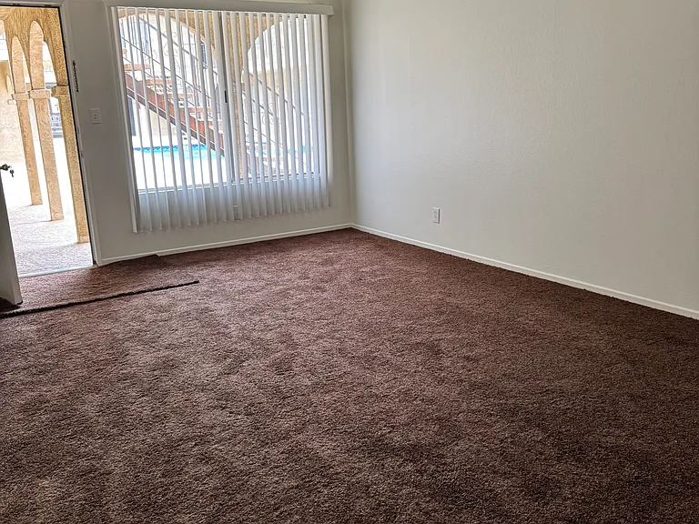 Corsica Apartments — Photo 4
