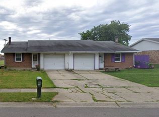832 Comanche Ln, Tipp City, OH 45371