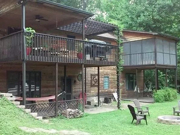 8393 S Christian Dr, Nineveh, IN 46164