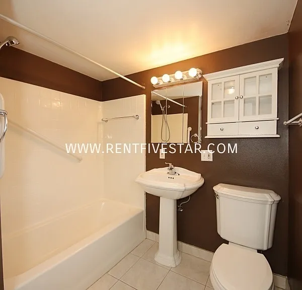 1132 E Poplar St — Photo 7