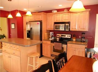 5 Fiora Dr, East Rochester, NY 14445