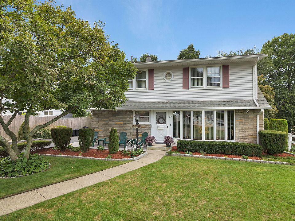 2nd image of 1 Bonnie Briar Rd