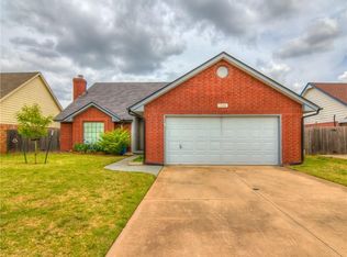 1100 N Avery Dr, Moore, OK 73160
