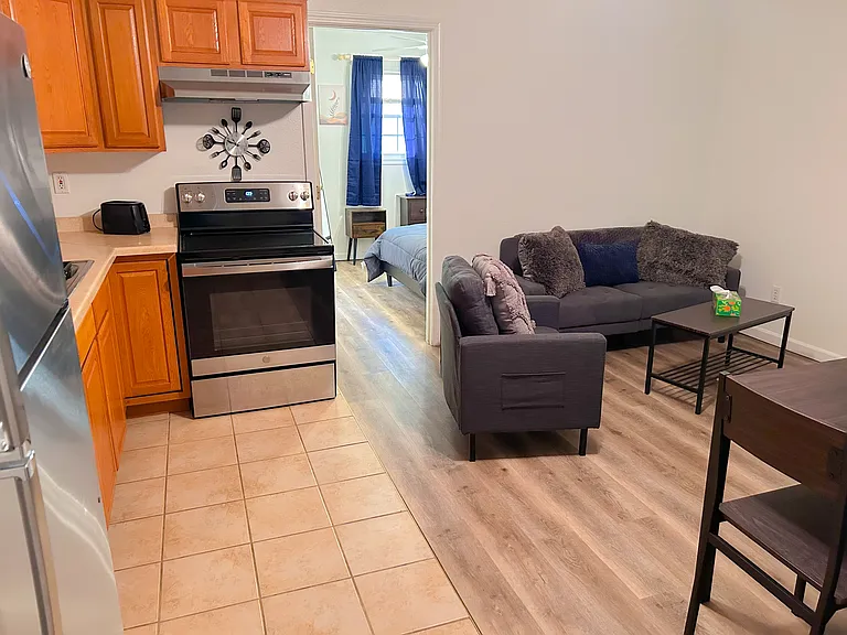 314 W North St #C — Photo 5