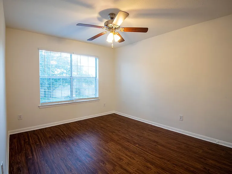 6303 Faulkner Ridge Dr — Photo 13