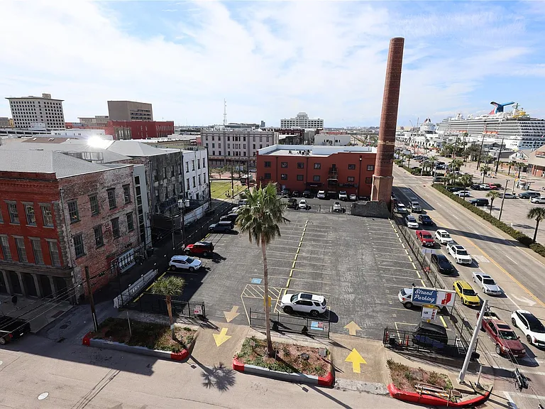 1927 Harborside Dr #302 — Photo 4