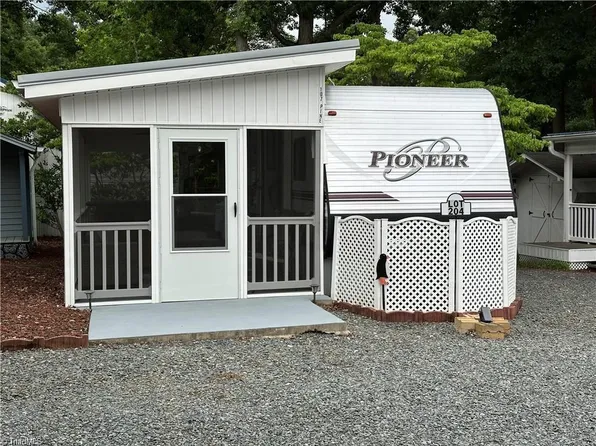 107 Pine St, New London, NC 28127