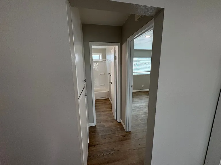 4216 Euclid Ave #7 — Photo 8