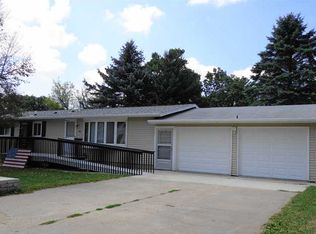 106 Grant St NW, Shellsburg, IA 52332