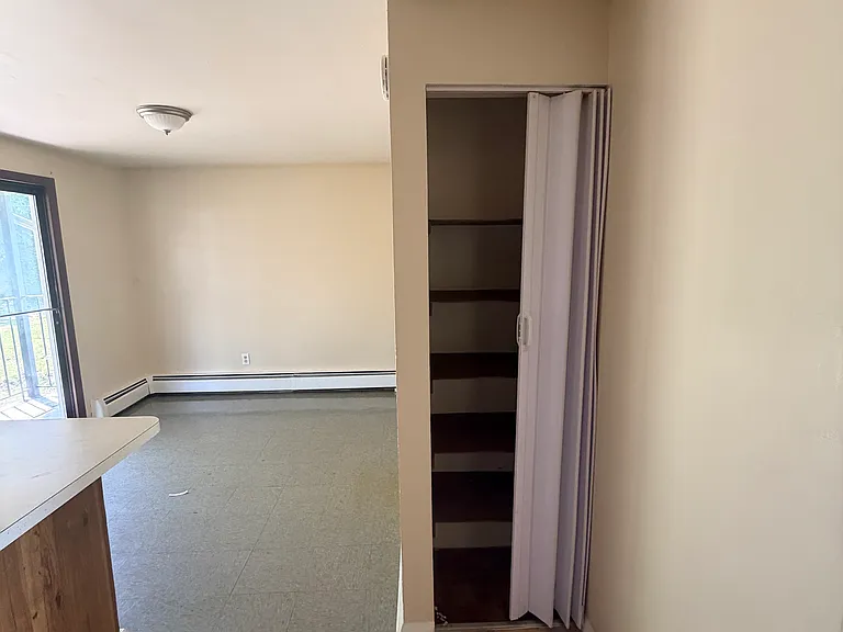 67 Fairview Ave — Photo 9
