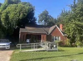 733 College St, Roanoke, AL 36274