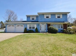 23 Bartel Dr, Greenlawn, NY 11740