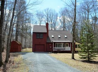 526 Sir Jeoffrey Ct, Pocono Lake, PA 18347