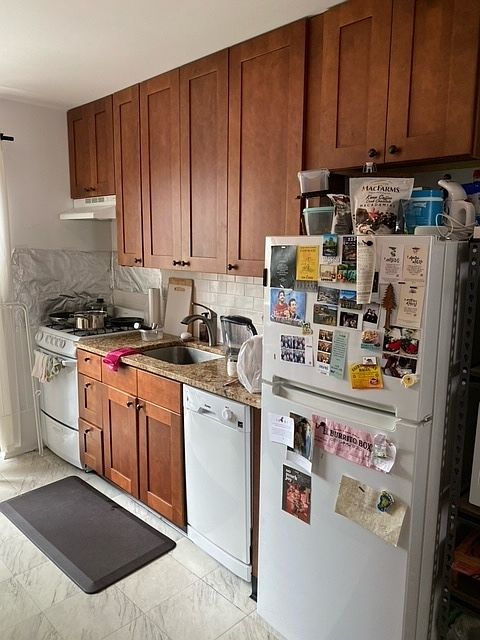 1st image of 252 Smith St #3R