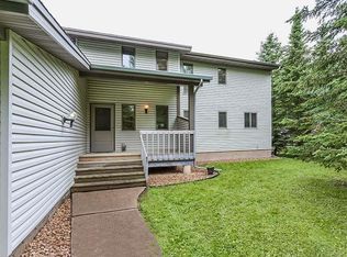 912 Redbud St, Duluth, MN 55811