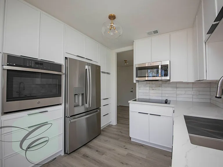 Playa de Oro Apartments — Photo 11
