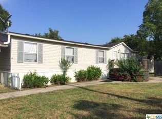 211 E Bailey St, Cuero, TX 77954