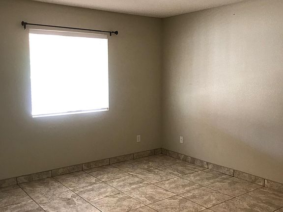 5th image of 668 W Maricela St