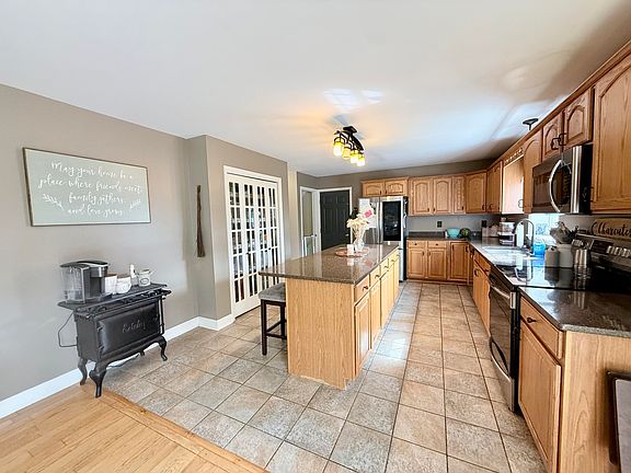 4th image of 31 Tom Miller Rd