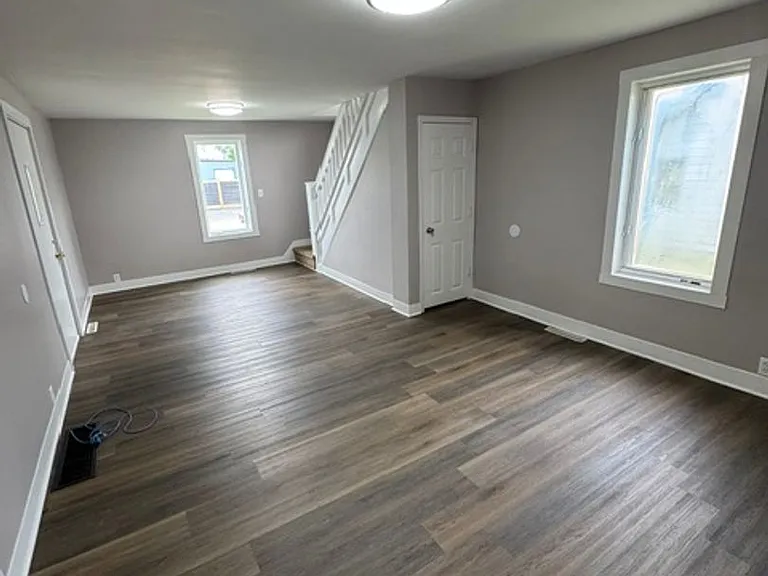506 Constance Ave — Photo 2