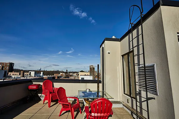 Rented by Lodger Corp | media 3