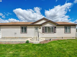 3069 SW River View Dr, Pendleton, OR 97801