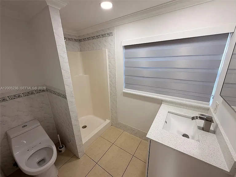 3011 N 74th Ave #B — Photo 6