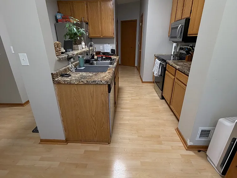 17926 Linwood Ct — Photo 2