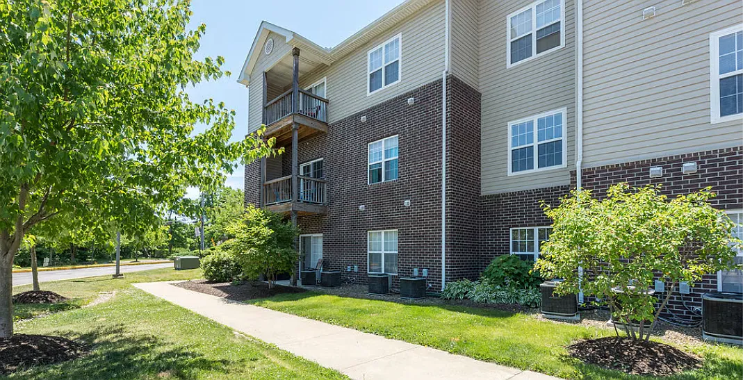 Building Photo - 6O Hunt Club Dr #409
