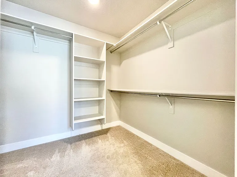 446 N Hillview Dr — Photo 32