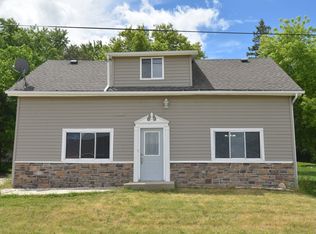 8921 Forest View Rd, Kewaskum, WI 53040