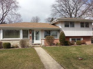 142 Crescent Dr, Glenview, IL