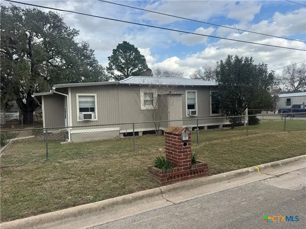 312 Keller St, Cuero, TX 77954