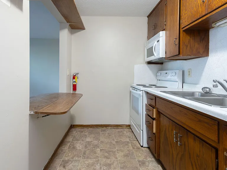 301-312 S Shore Dr — Photo 10
