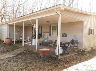 6011 E Isgrigg Pl, Pekin, IN 47165