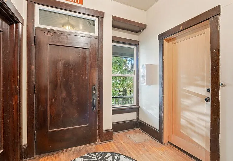 615 W 6th Ave #A — Photo 5