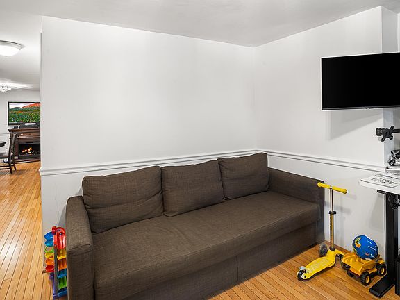 5th image of 364 Communipaw Ave